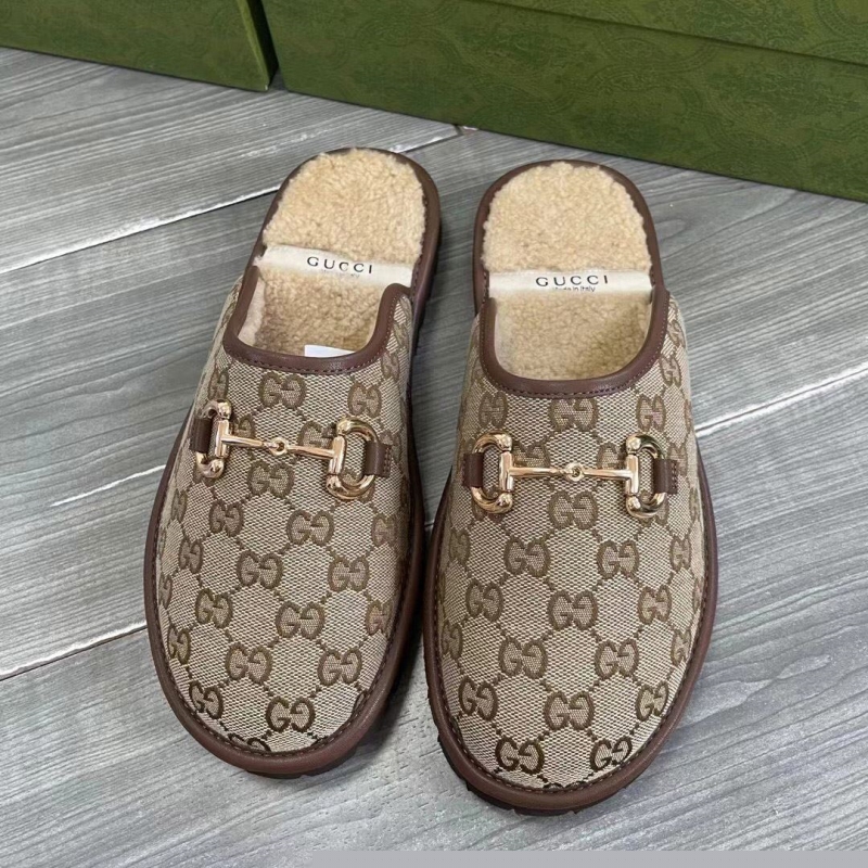 G*u*i slippers